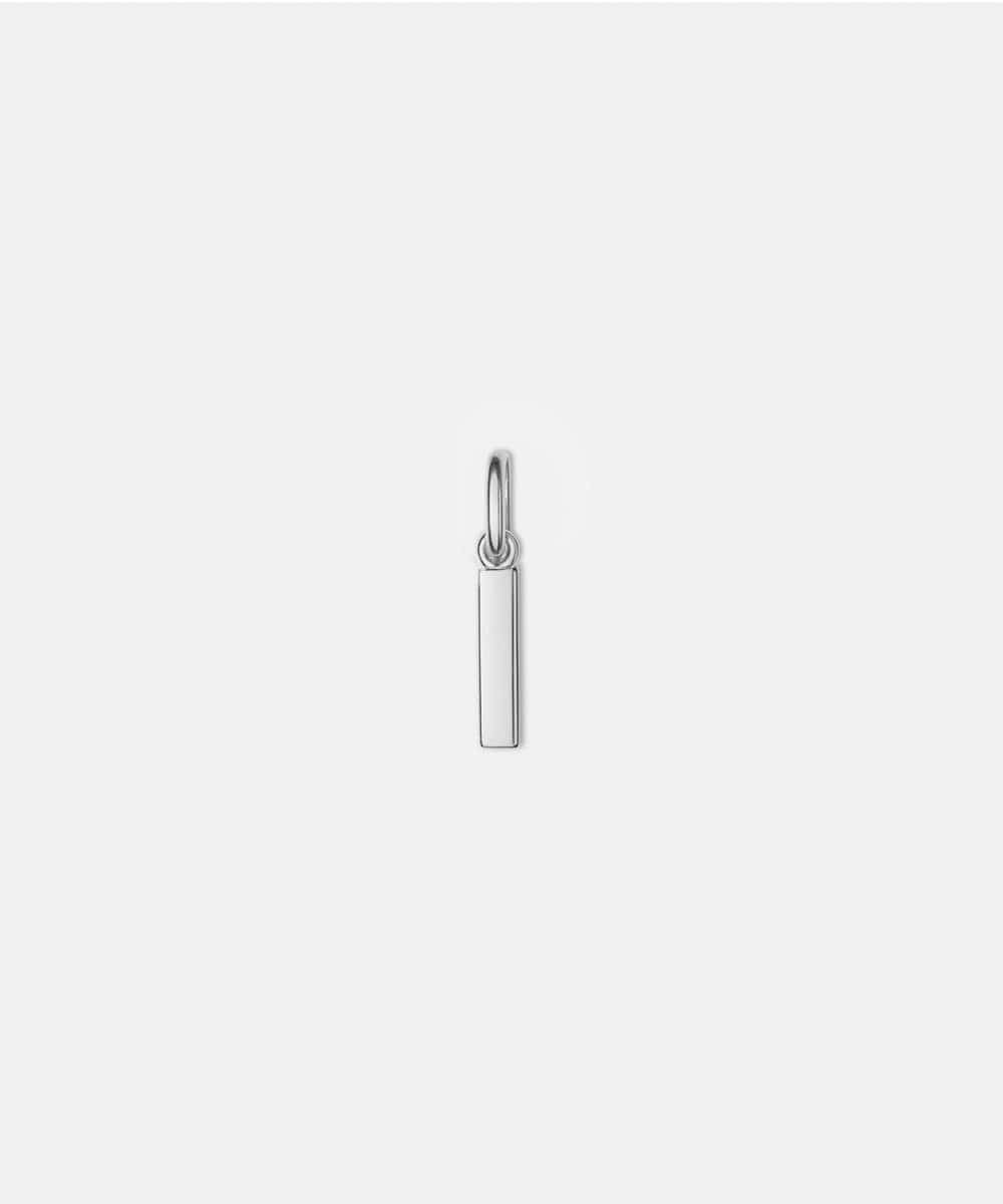 Silver letter 'I' hat charm on a white background #color_silver